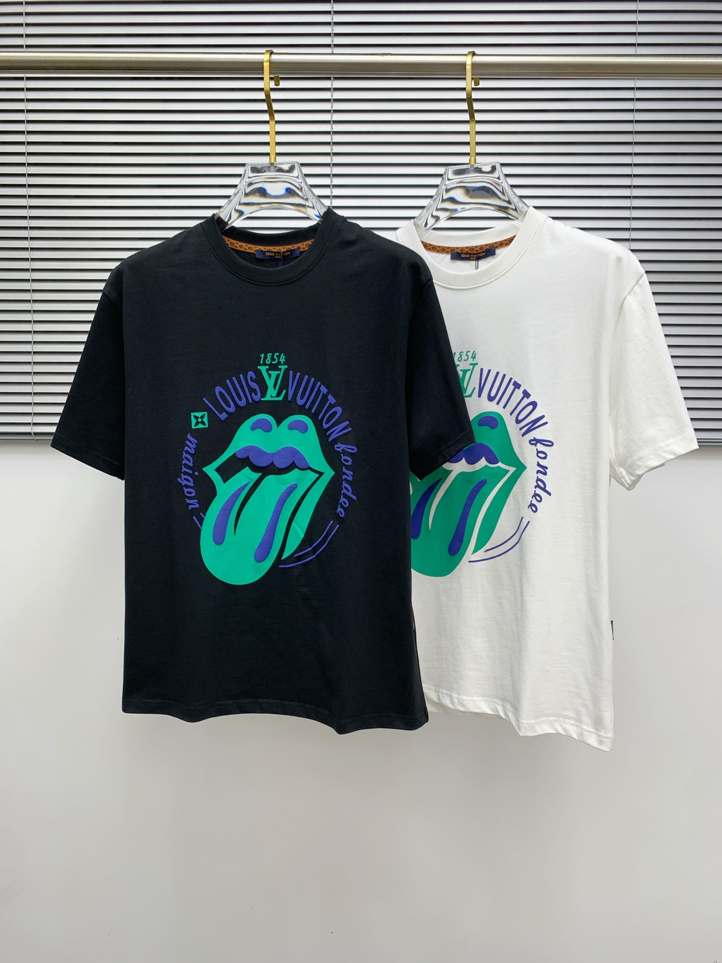 T-shirt à manches courtes en coton LV avec logo classique