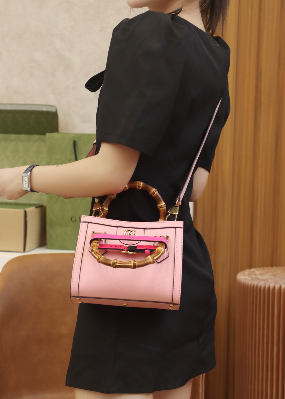 Petit sac fourre-tout Diana de Gucc ! en cuir rose thé