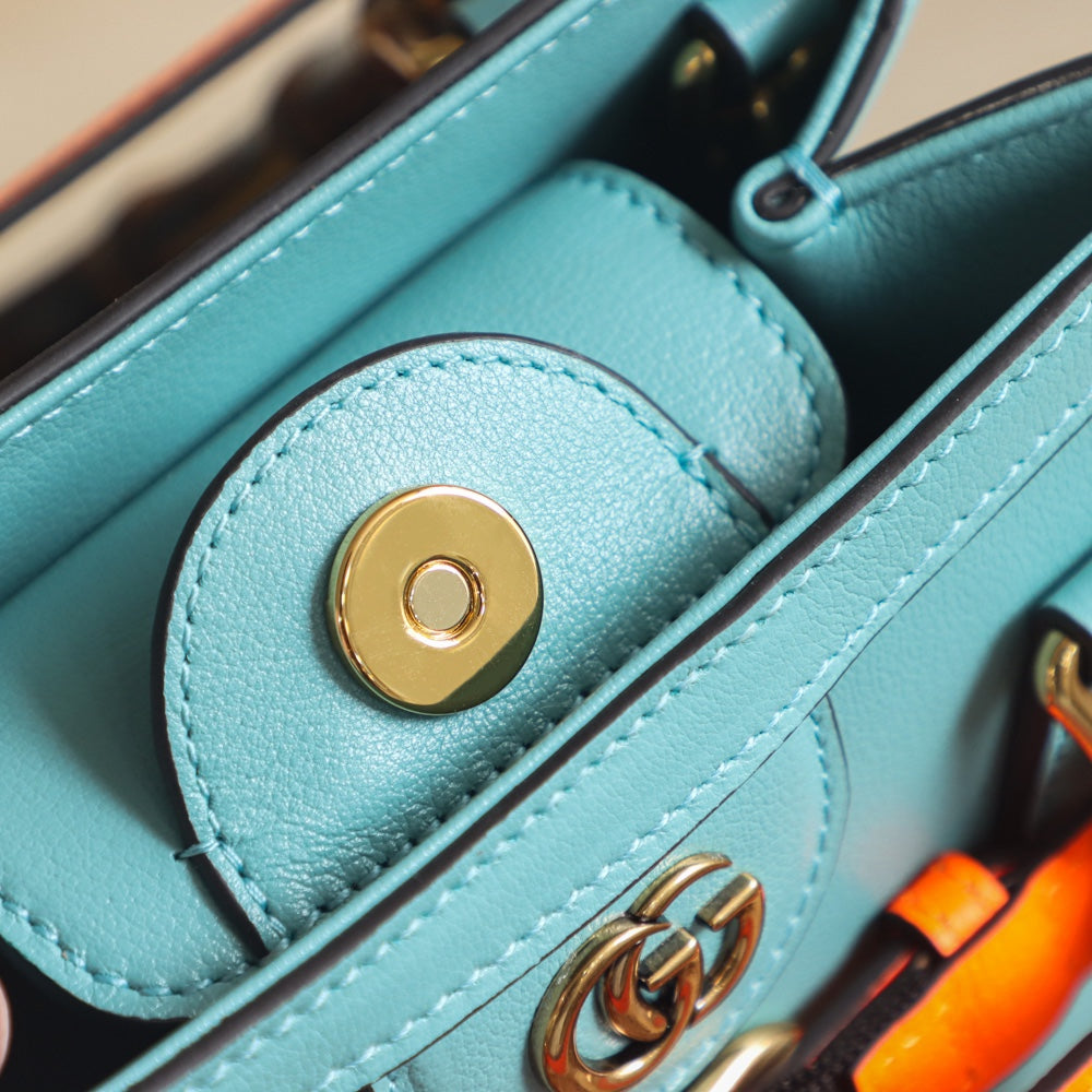 Petit sac fourre-tout Diana de Gucc ! en cuir bleu ciel foncé