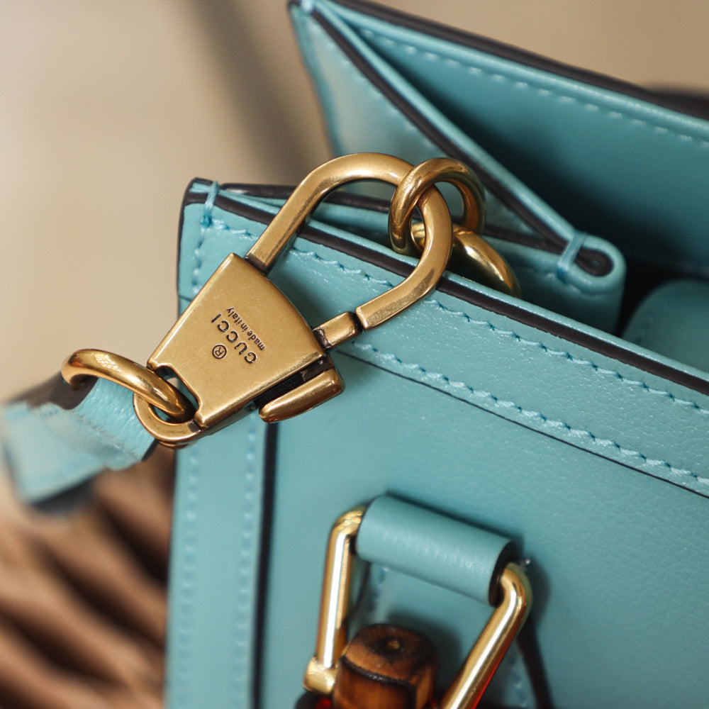 Petit sac fourre-tout Diana de Gucc ! en cuir bleu ciel foncé