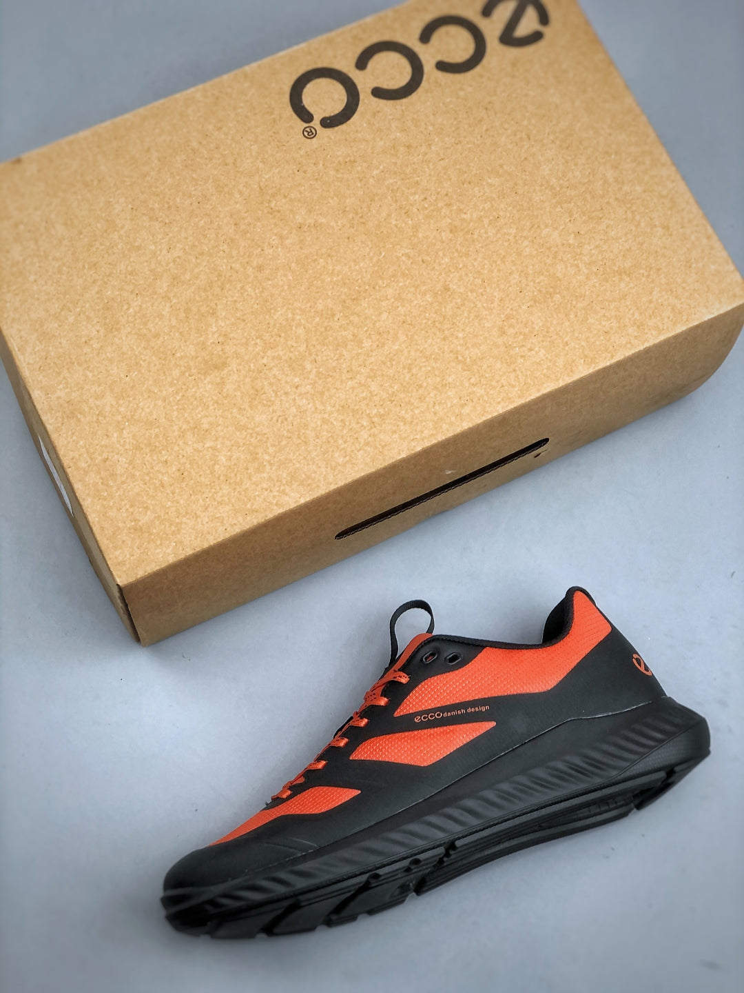 ECCO Black & Red Casual Sneakers