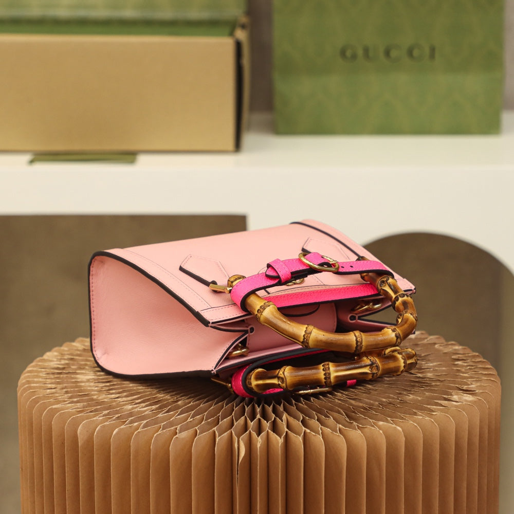 Petit sac fourre-tout Diana de Gucc ! en cuir rose thé