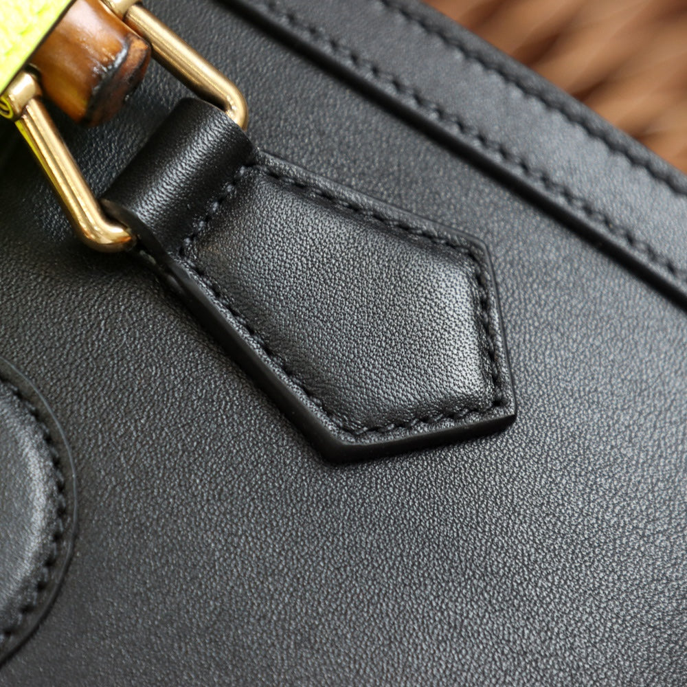 Petit sac fourre-tout Diana de Gucc ! en cuir noir