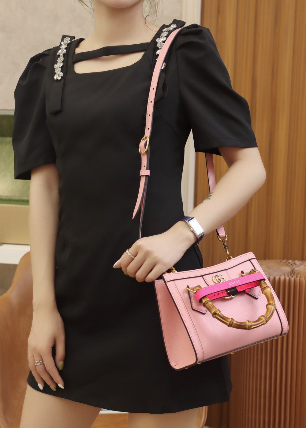 Petit sac fourre-tout Diana de Gucc ! en cuir rose thé