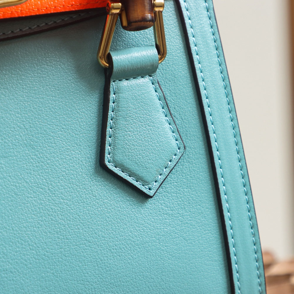 Petit sac fourre-tout Diana de Gucc ! en cuir bleu ciel foncé