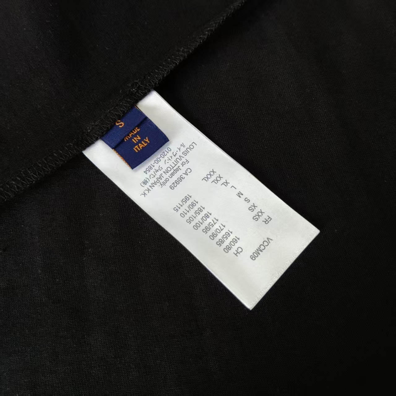 T-shirt à manches courtes avec logo LV