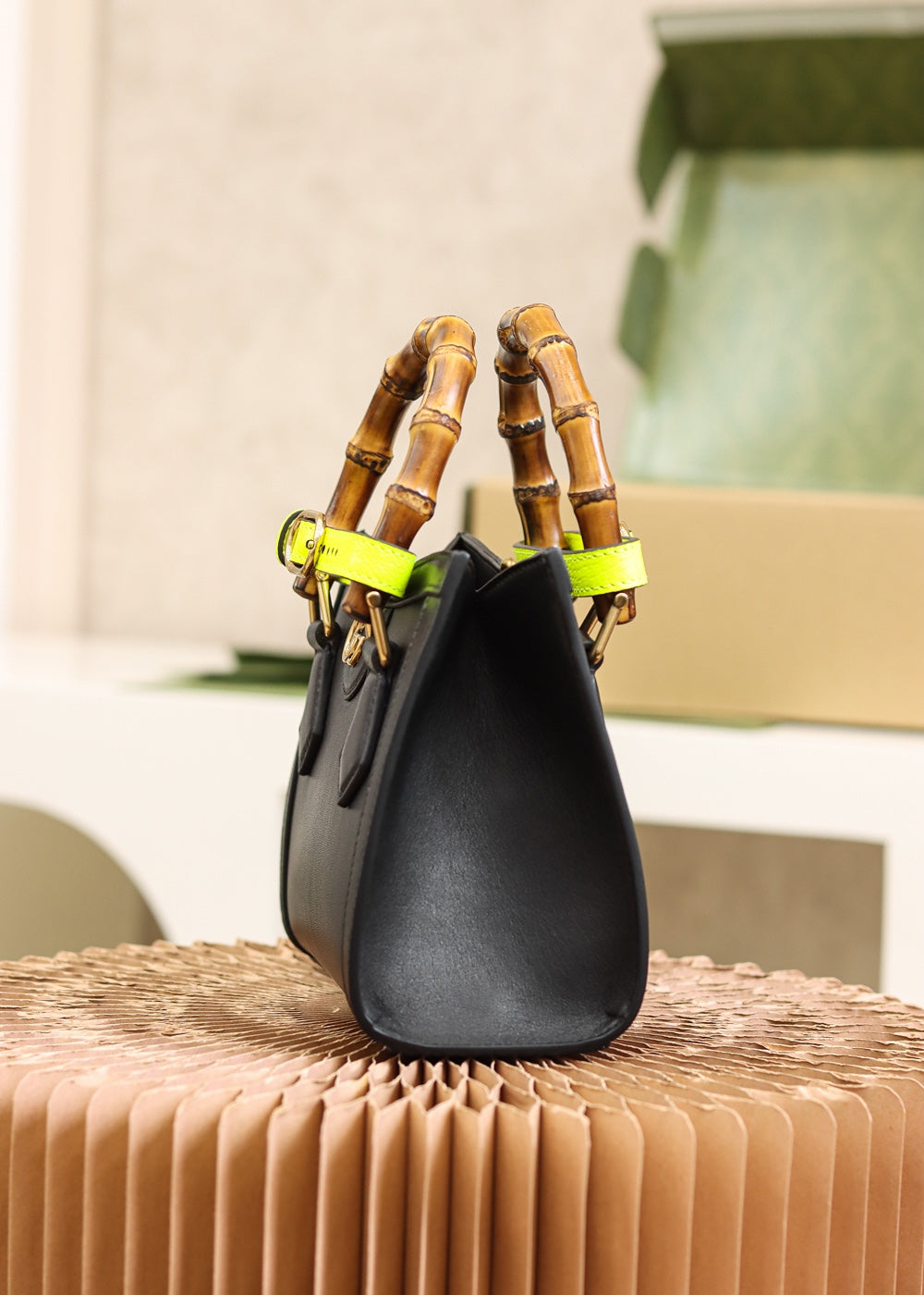 Petit sac fourre-tout Diana de Gucc ! en cuir noir