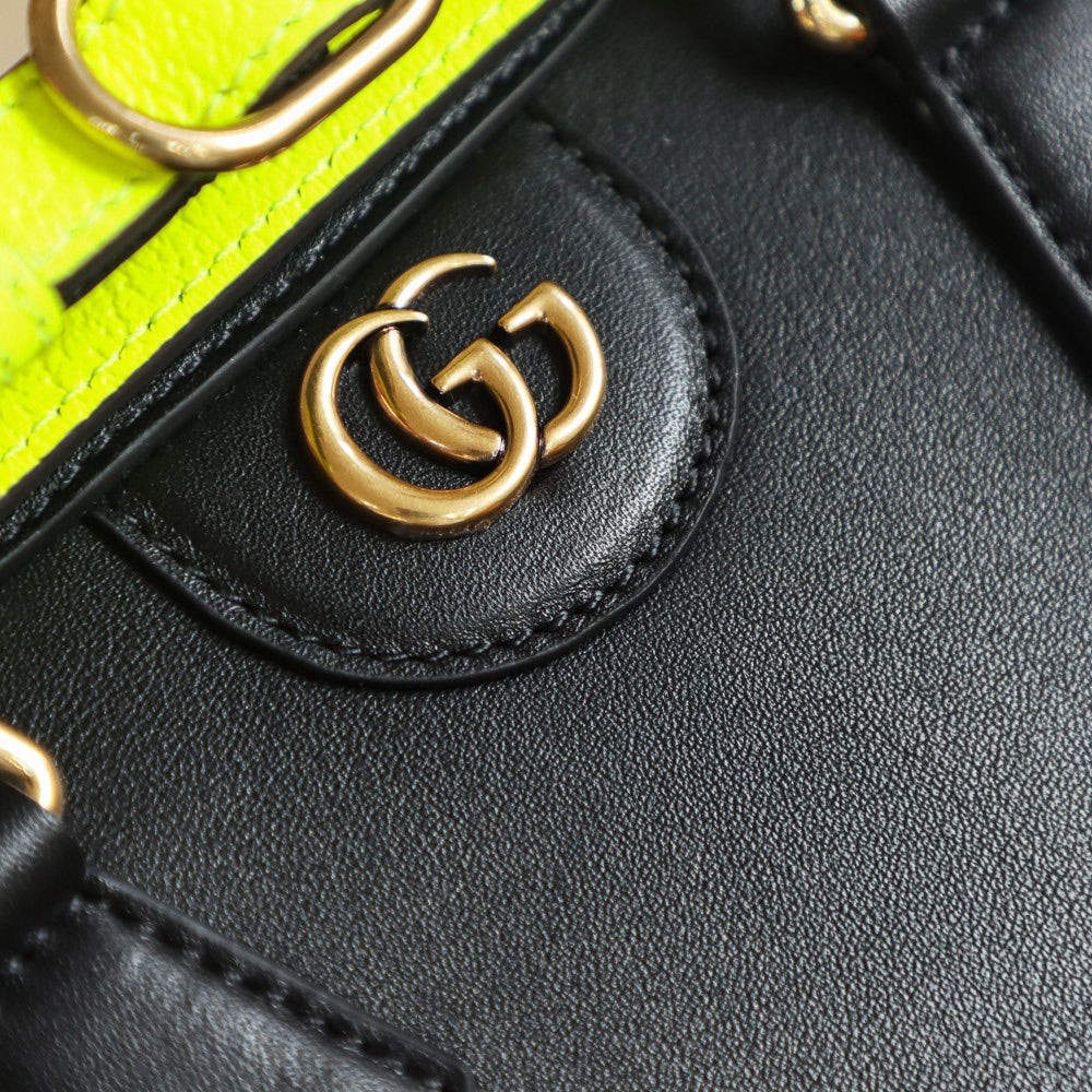 Petit sac fourre-tout Diana de Gucc ! en cuir noir