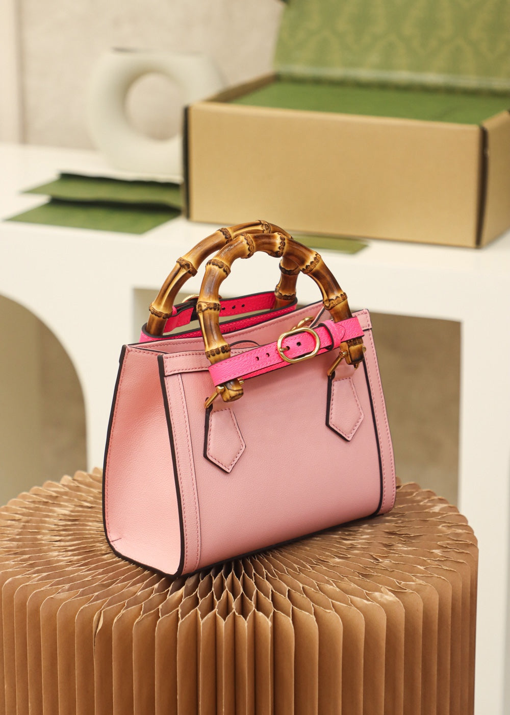 Petit sac fourre-tout Diana de Gucc ! en cuir rose thé
