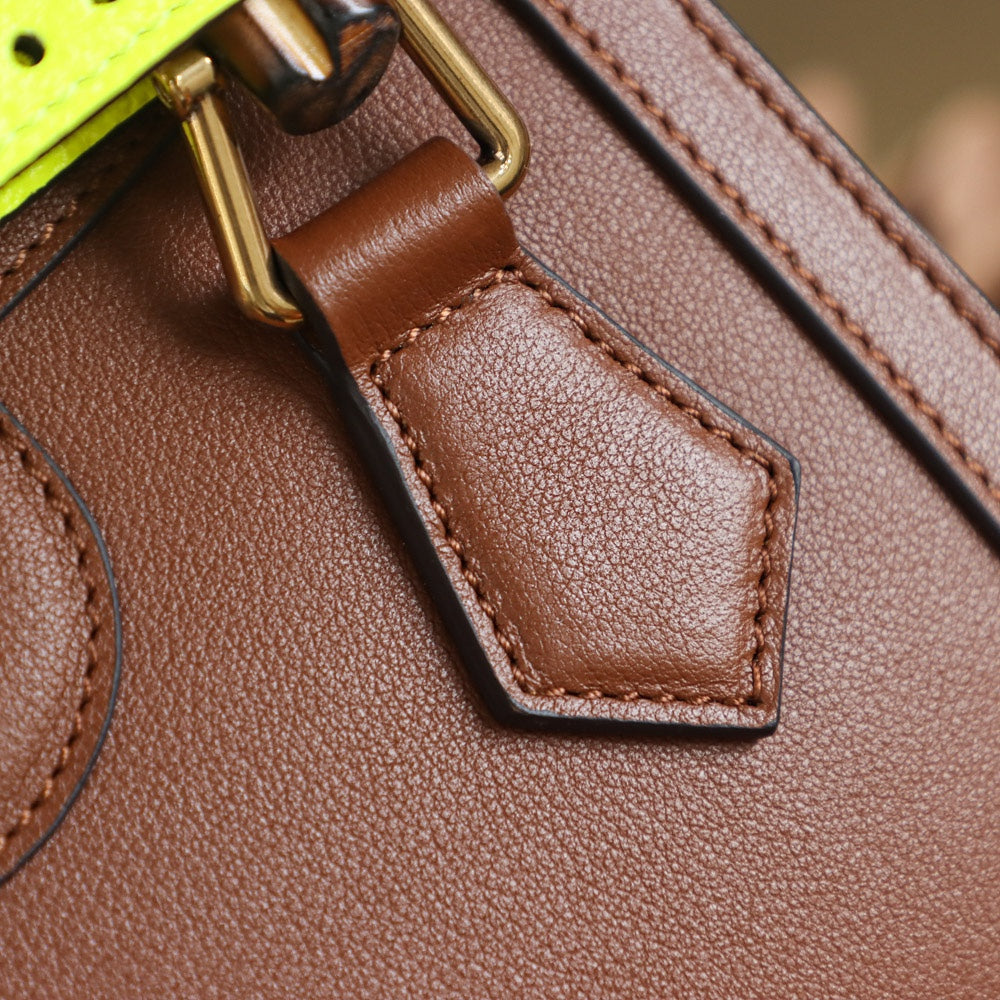 Petit sac fourre-tout Diana de Gucc ! en cuir beige et marron