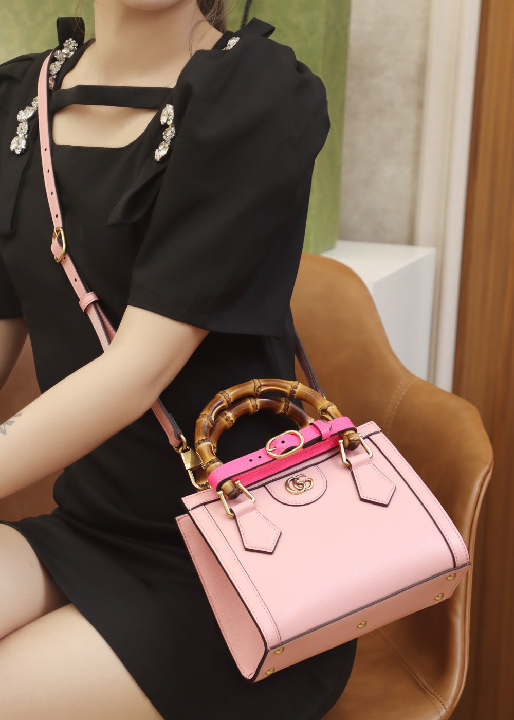 Petit sac fourre-tout Diana de Gucc ! en cuir rose thé
