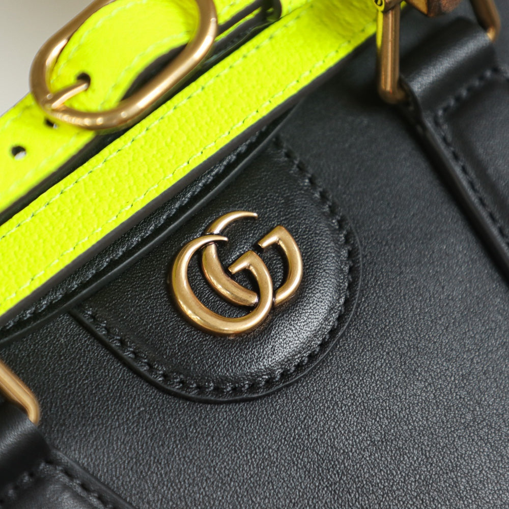 Handbags°