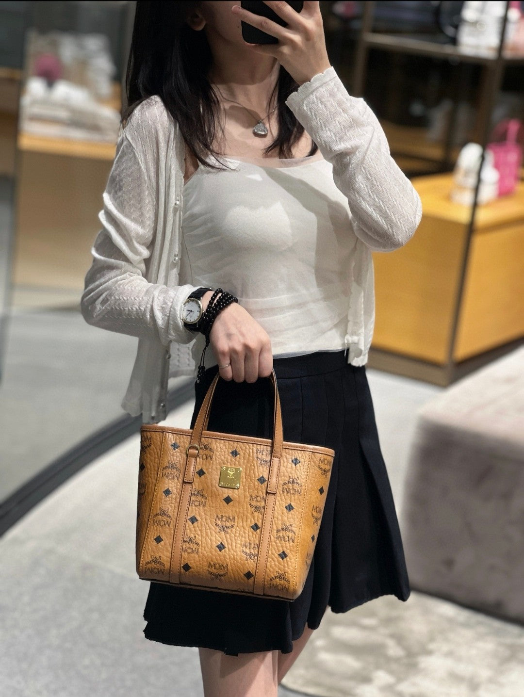 حقيبة تسوق صغيرة من MCM Toni Shopper