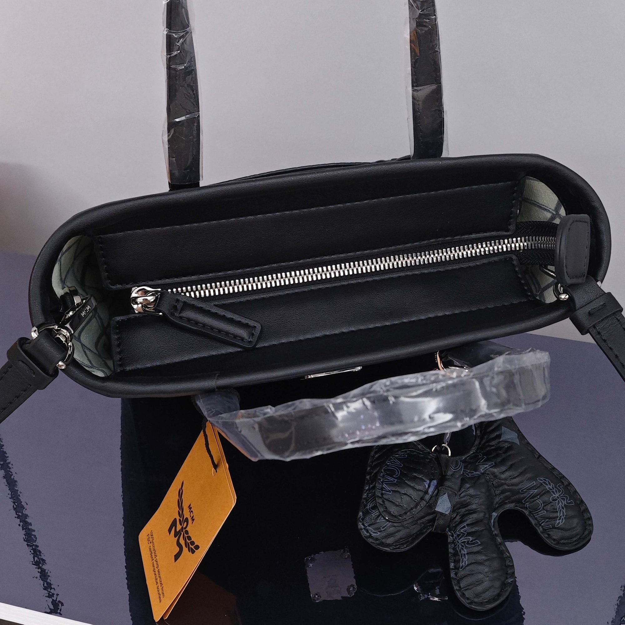 حقيبة تسوق صغيرة من MCM Toni Shopper