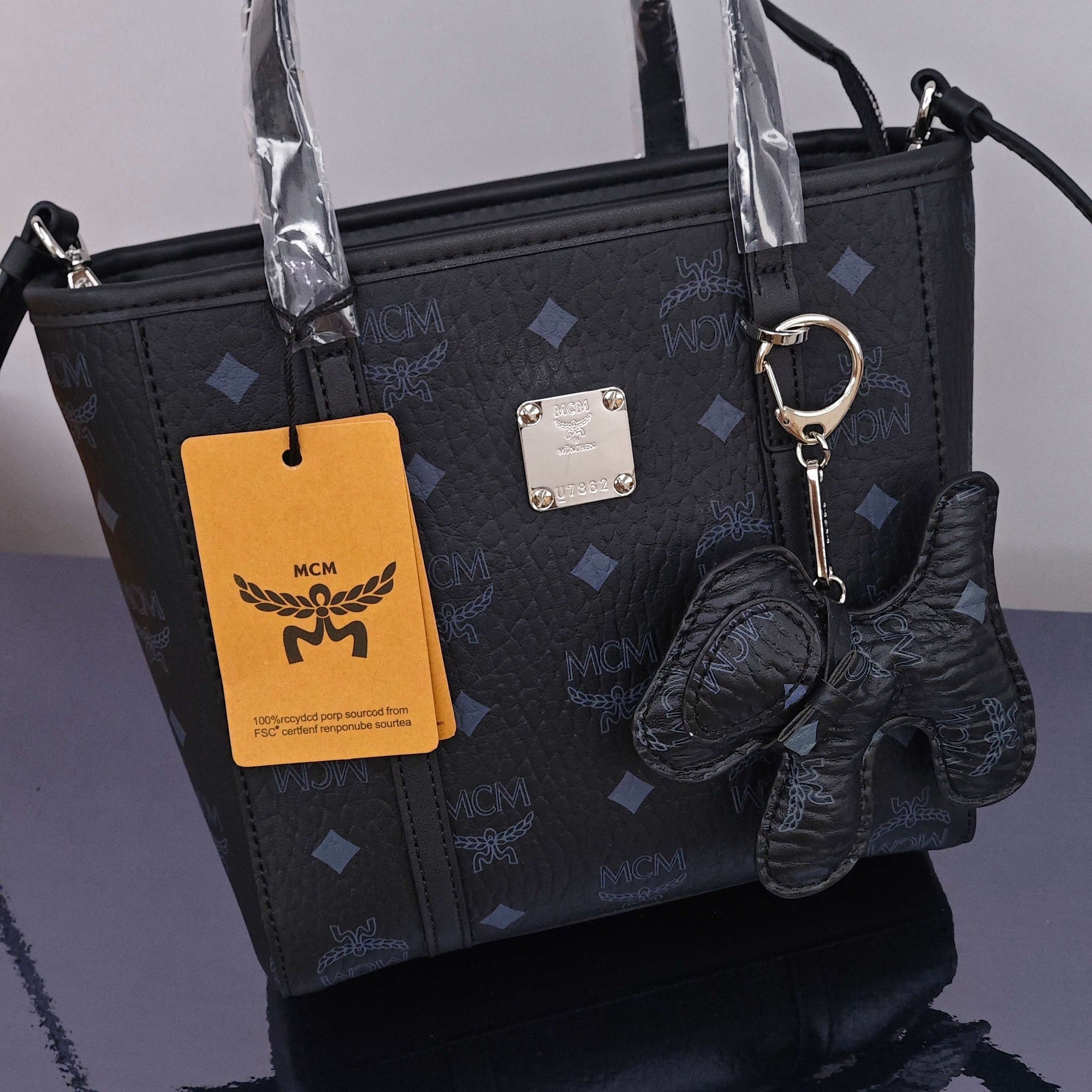 حقيبة تسوق صغيرة من MCM Toni Shopper