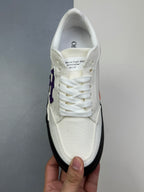 Off-Whit! c/o Virgil Abloh « White Black »
