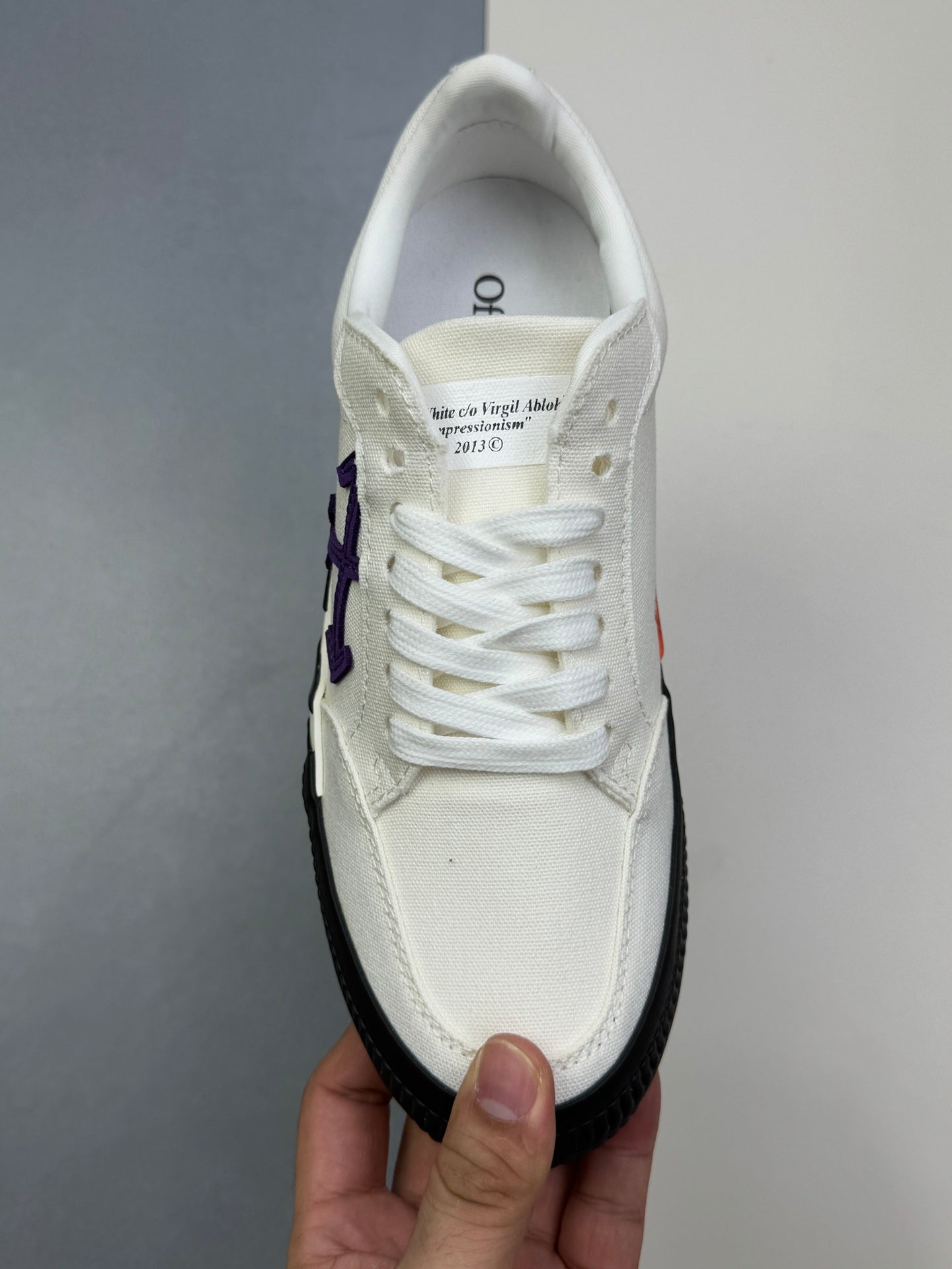 Off-Whit! c/o Virgil Abloh « White Black »