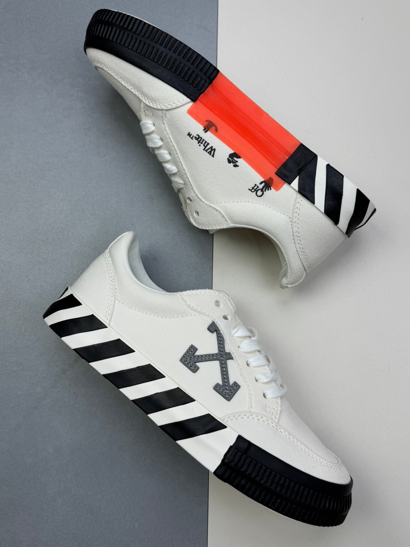 Off-Whit! c/o Virgil Abloh