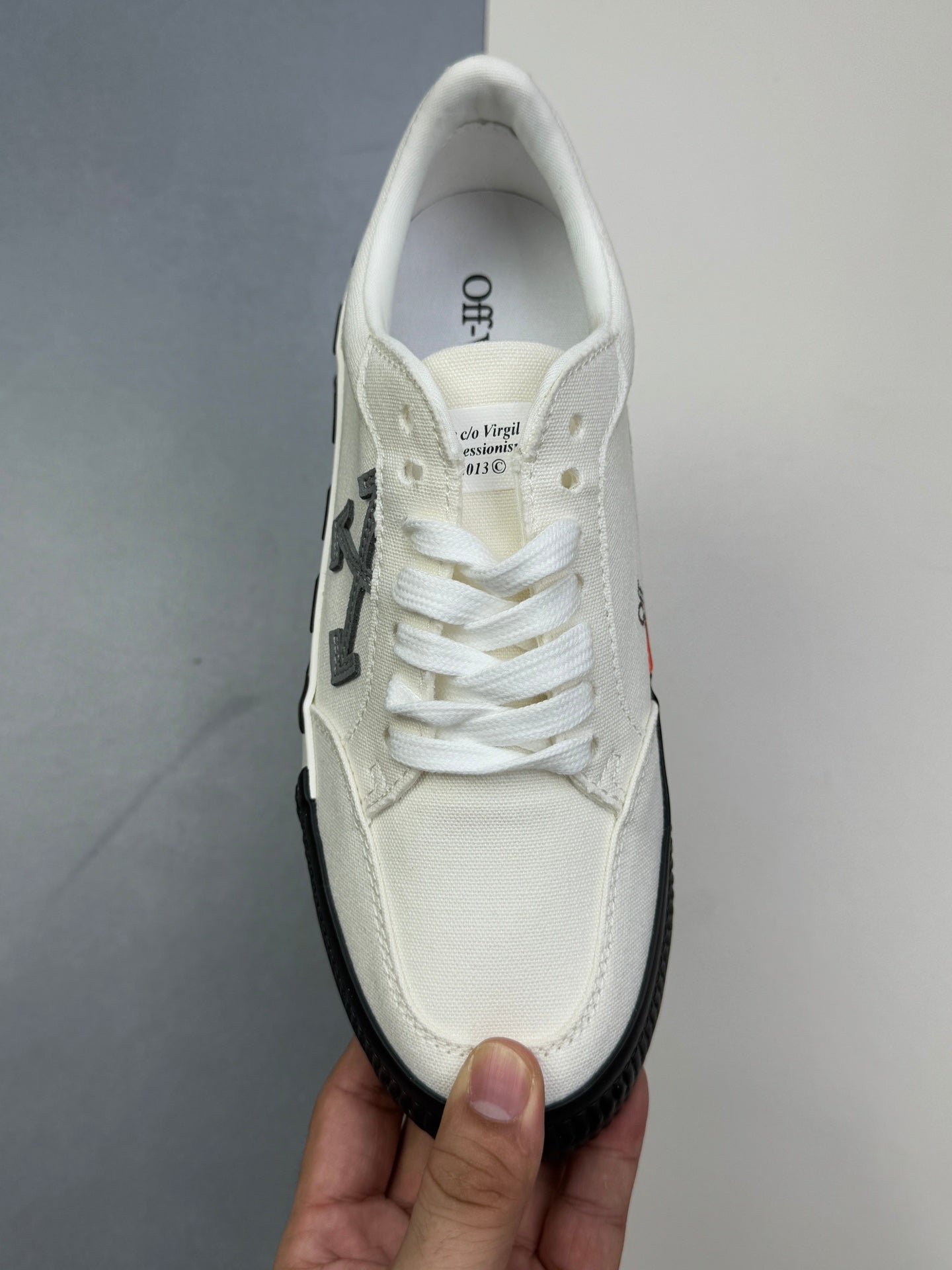 Off-Whit! c/o Virgil Abloh