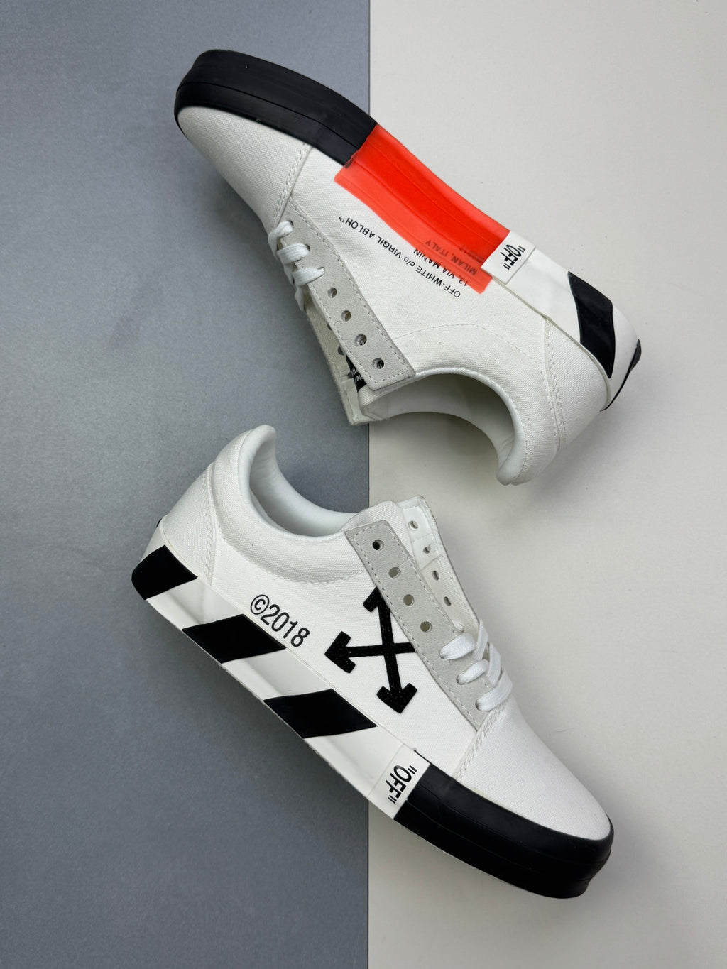 Off-Whit! c/o Virgil Abloh "White Black"