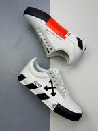 Off-Whit! c/o Virgil Abloh "White Black"