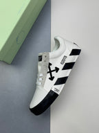 Off-Whit! c/o Virgil Abloh "White Black"