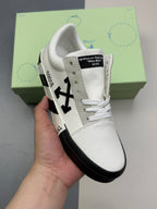 Off-Whit! c/o Virgil Abloh "White Black"