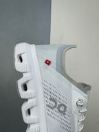 On Clou! 6 Push Sneaker