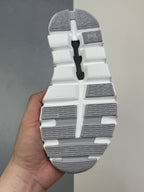 On Clou! 6 Push Sneaker