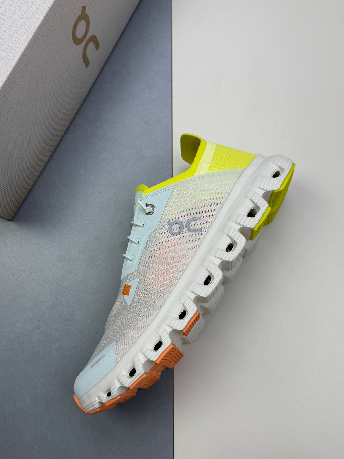 On Clou! 6 Push Sneaker