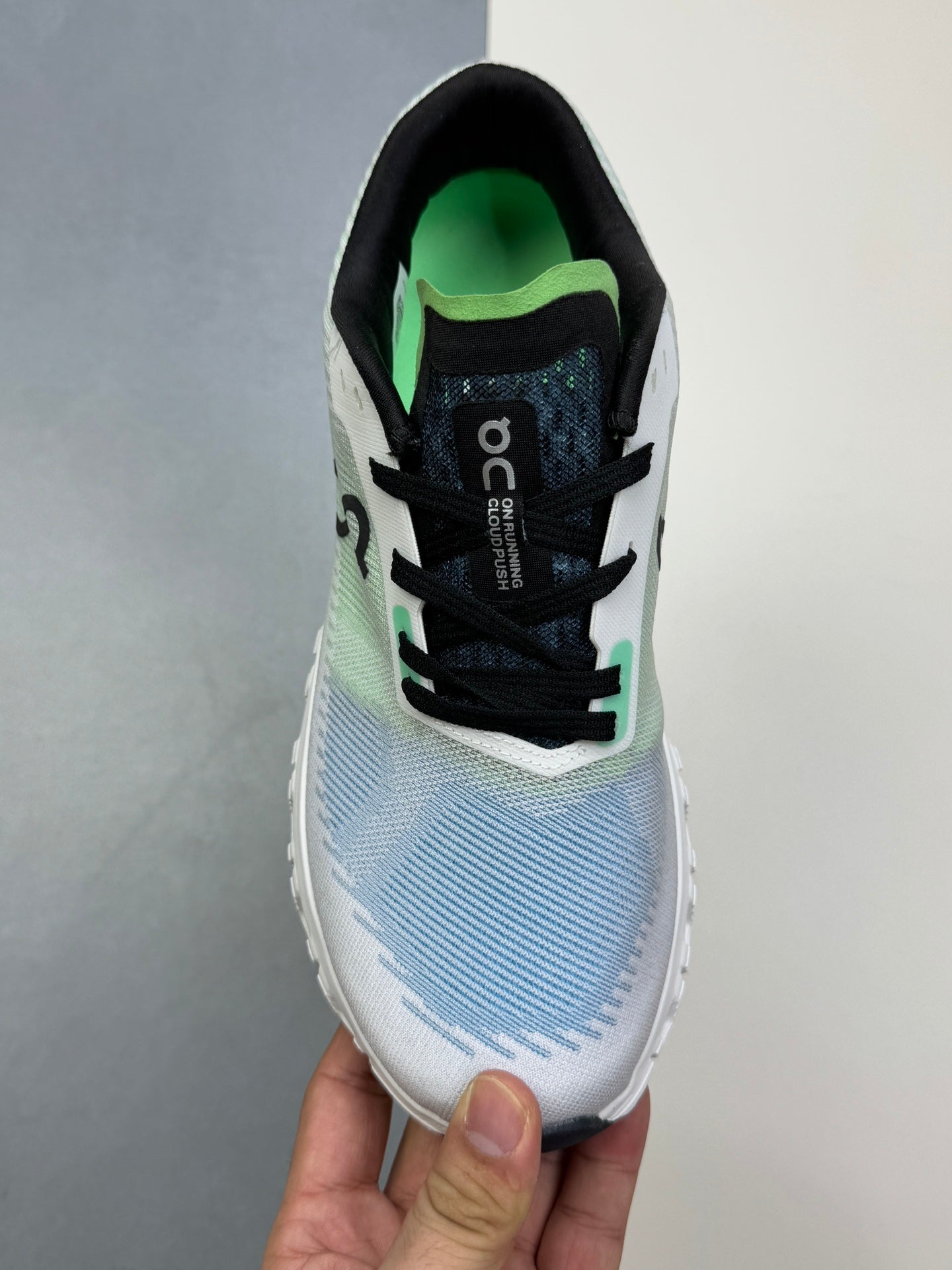 On Clou! 6 Push Sneaker