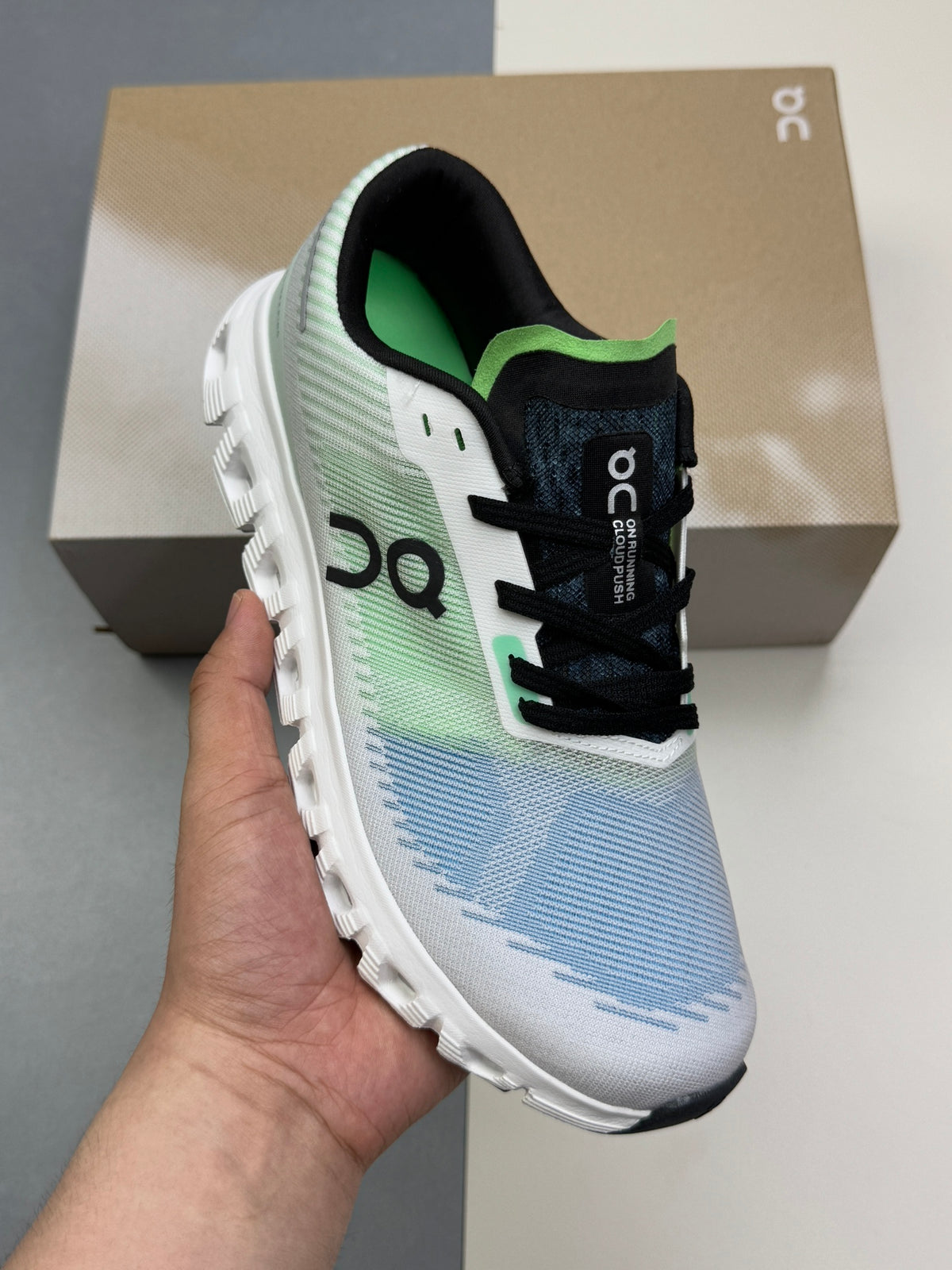 On Clou! 6 Push Sneaker