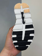 On Clou! 6 Push Sneaker