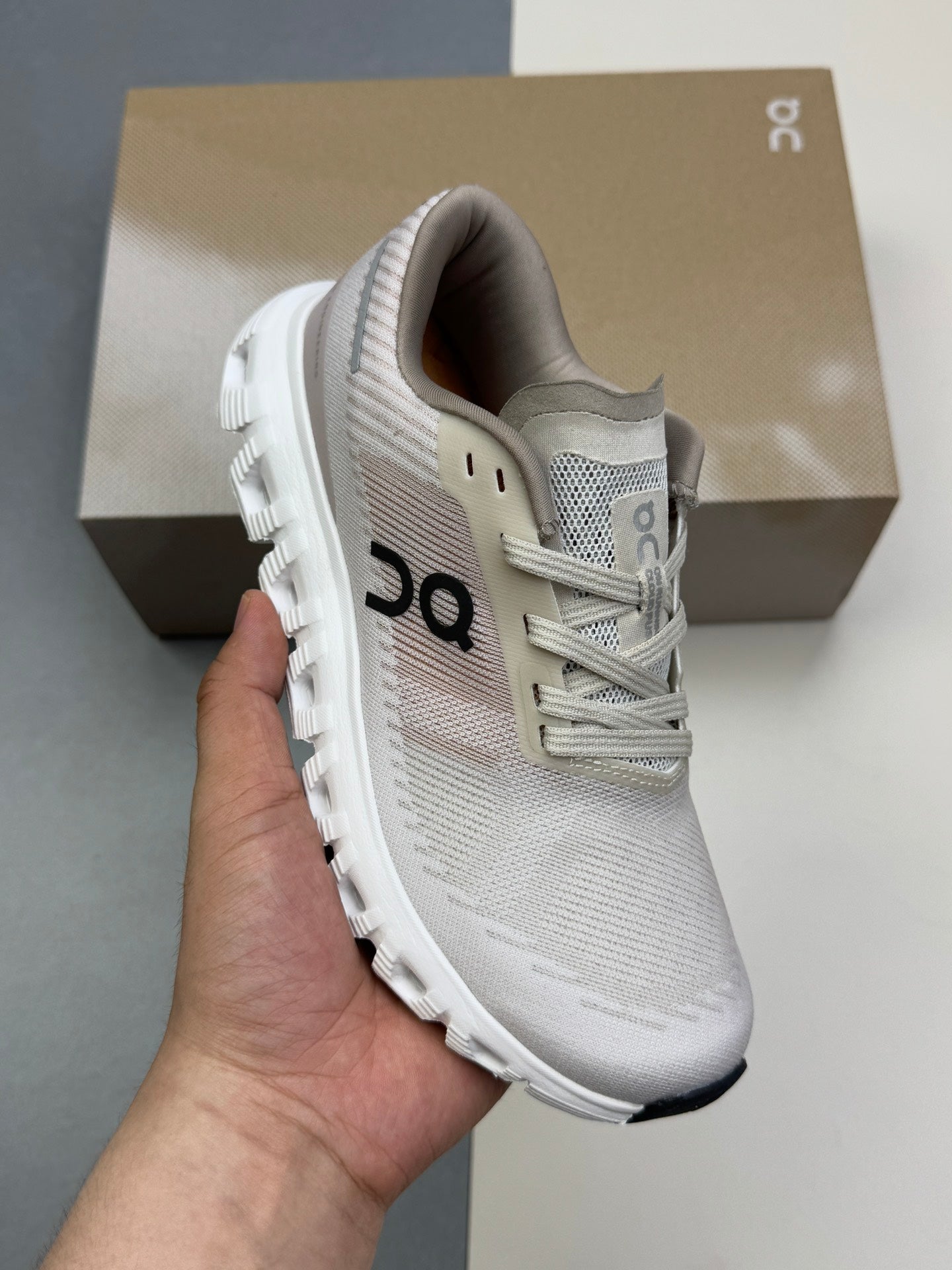 On Clou! 6 Push Sneaker