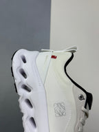 On Runni! x Loew! Cloudtilt 2.0 sneaker