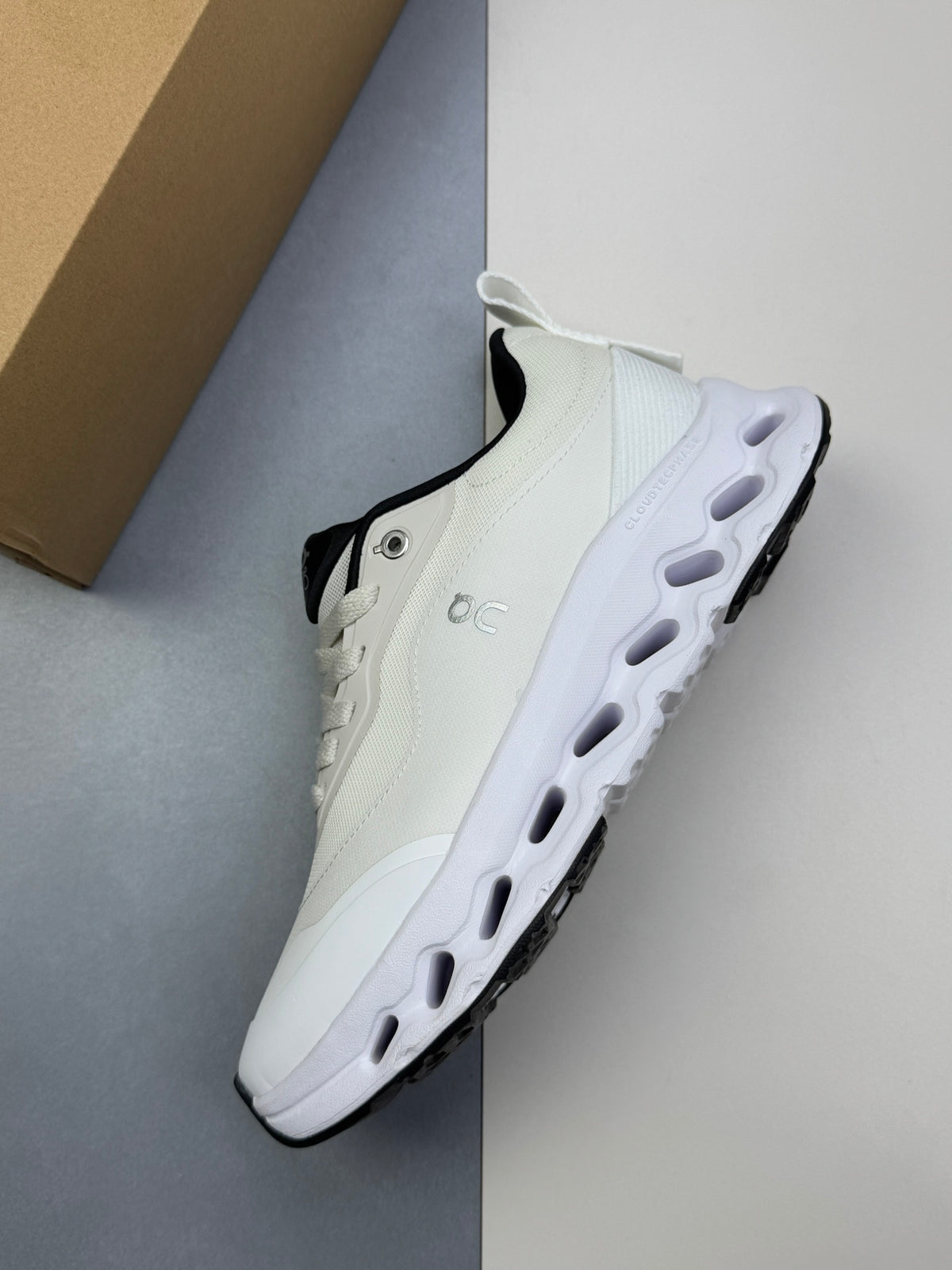 On Runni! x Loew! Cloudtilt 2.0 sneaker