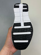 On Runni! x Loew! Cloudtilt 2.0 sneaker