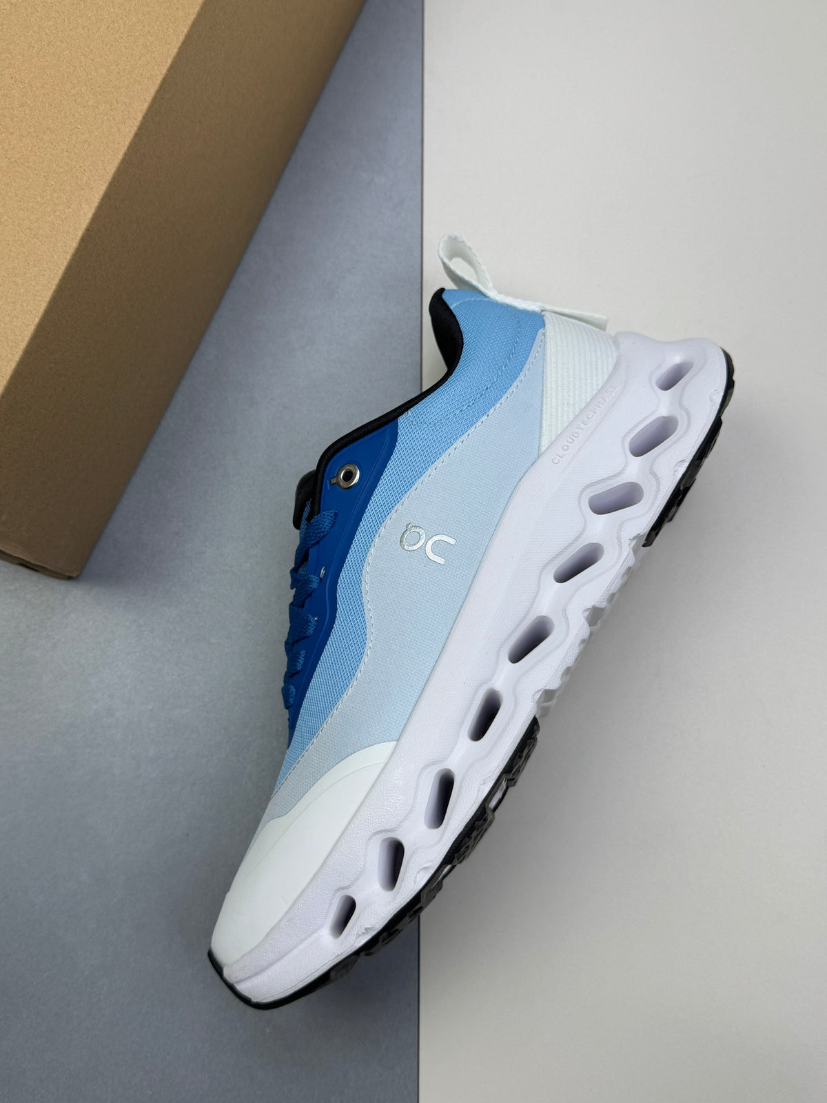 On Runni! x Loew! Cloudtilt 2.0 sneaker