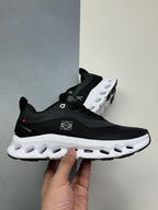 On Runni! x Loew! Cloudtilt 2.0 sneaker