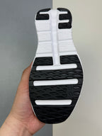 On Runni! x Loew! Cloudtilt 2.0 sneaker
