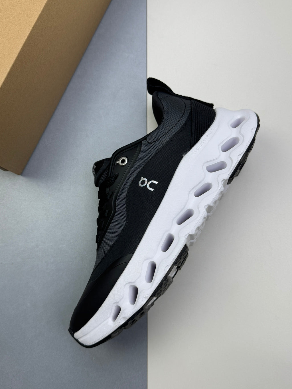 On Runni! x Loew! Cloudtilt 2.0 sneaker