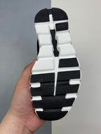 On Clou! 6 Push Sneaker