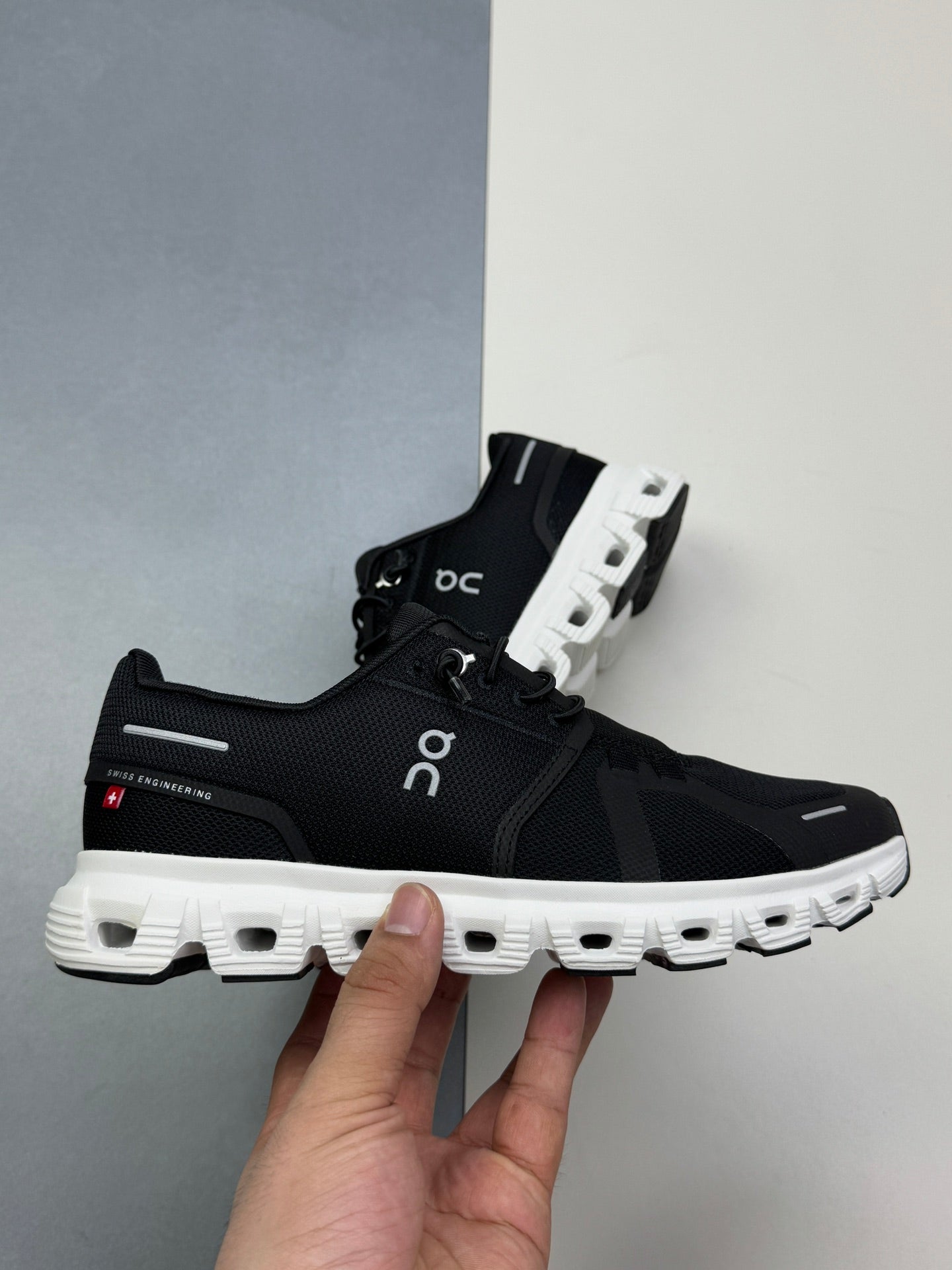 On Clou! 6 Push Sneaker