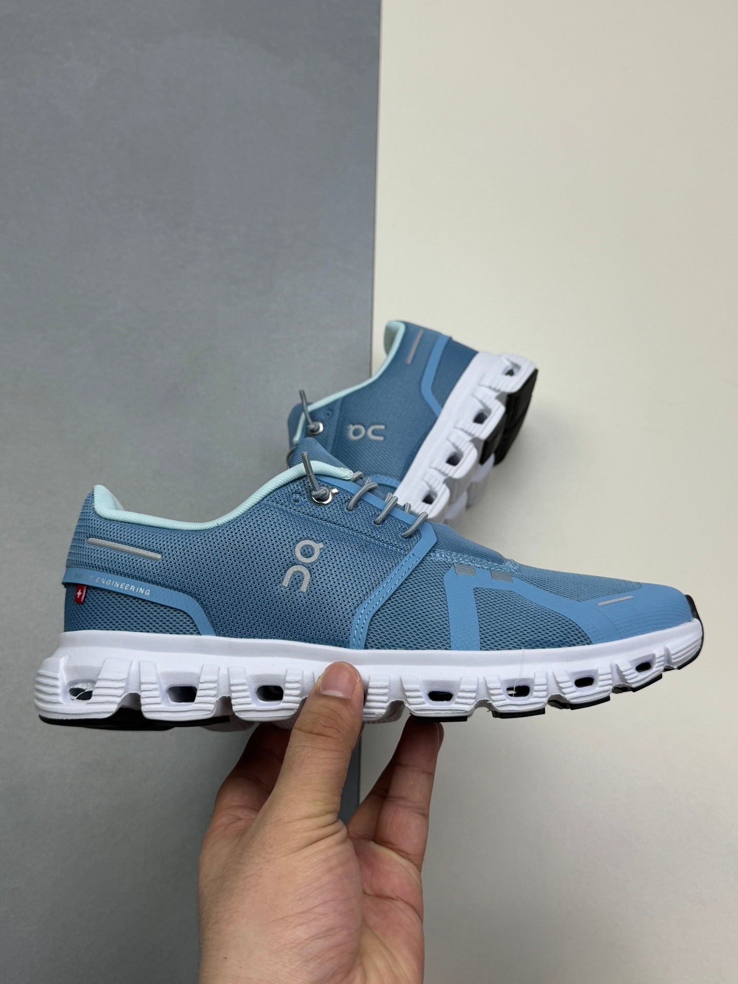 On Clou! 6 Push Sneaker