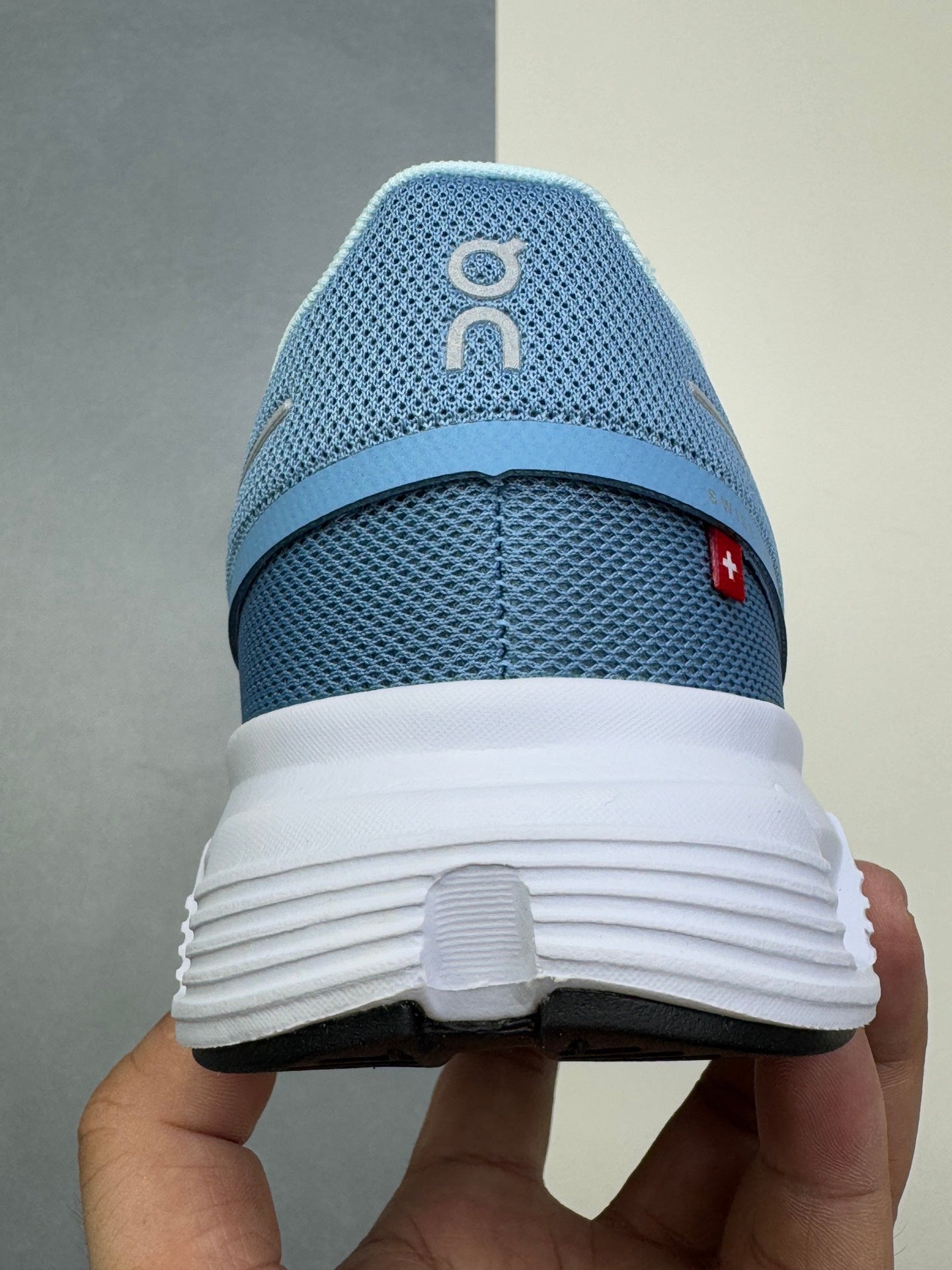 On Clou! 6 Push Sneaker