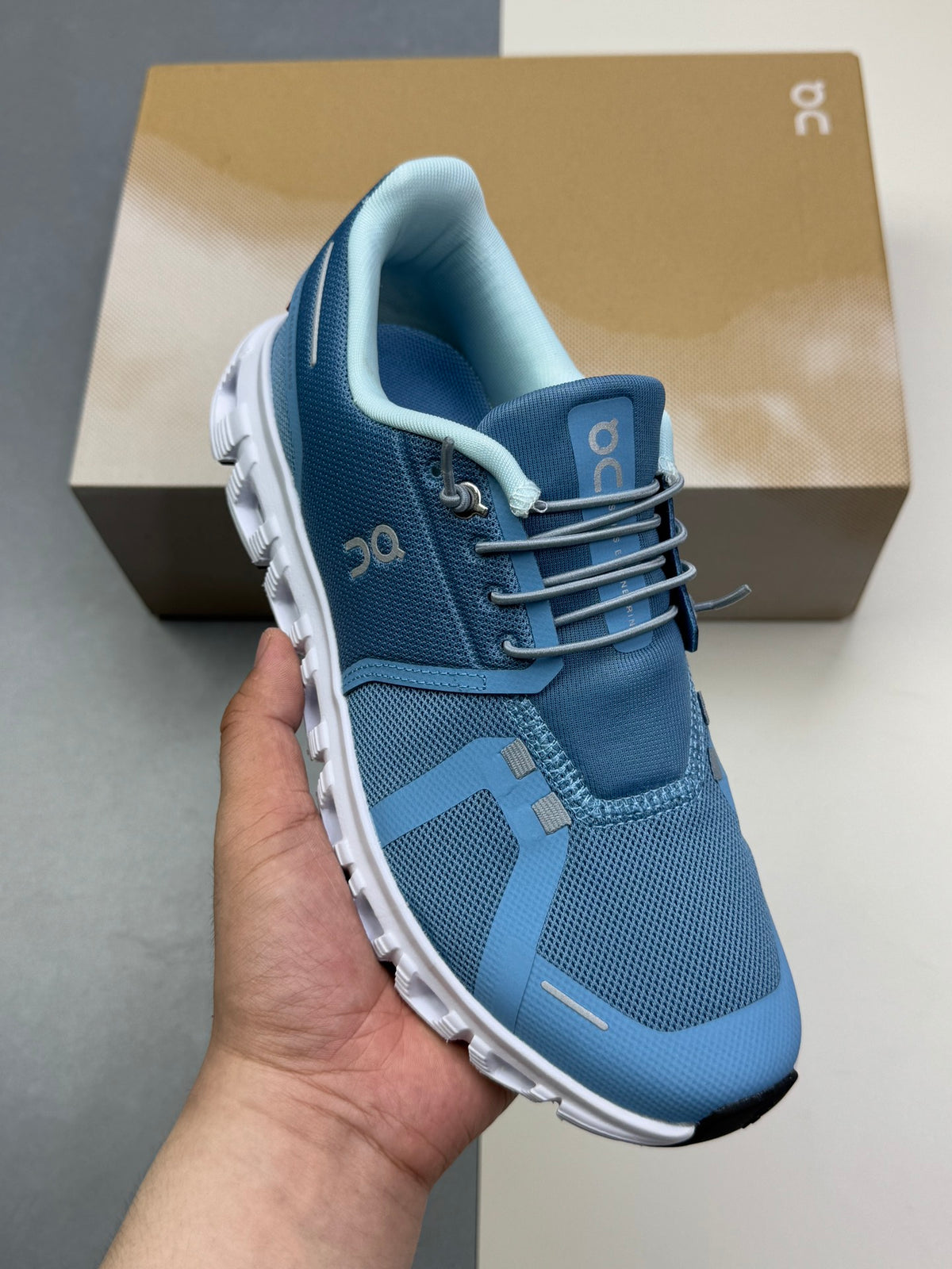On Clou! 6 Push Sneaker