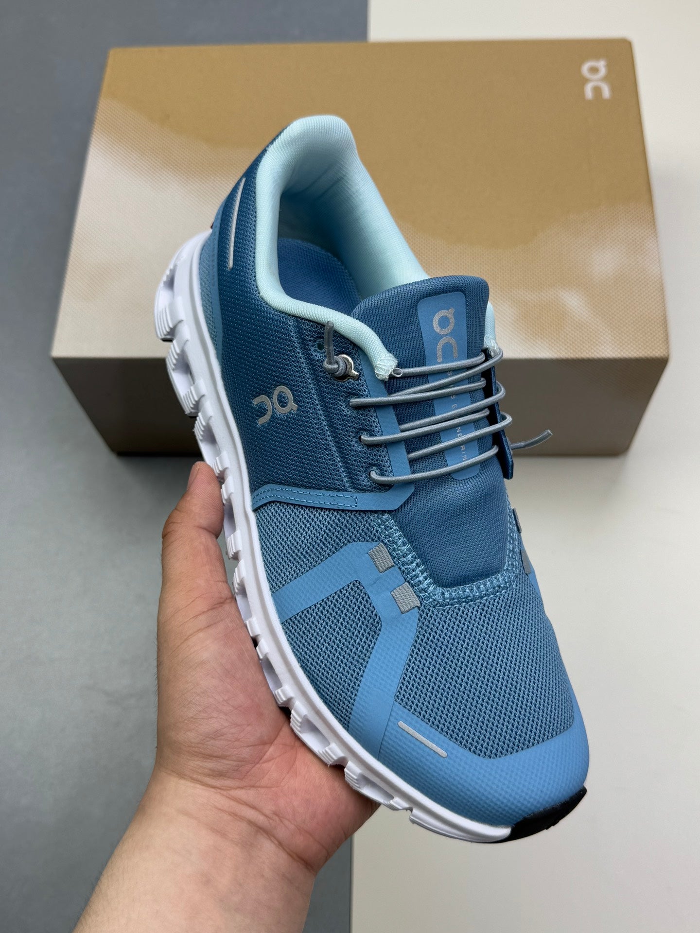 On Clou! 6 Push Sneaker