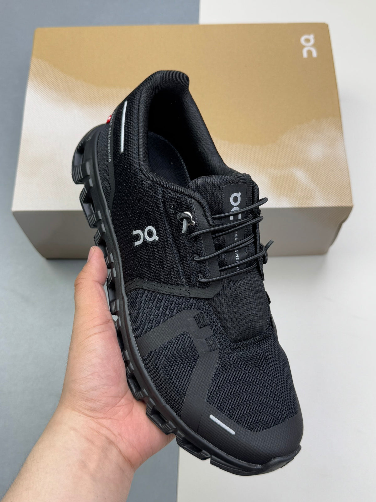 On Clou! 6 Push Sneaker