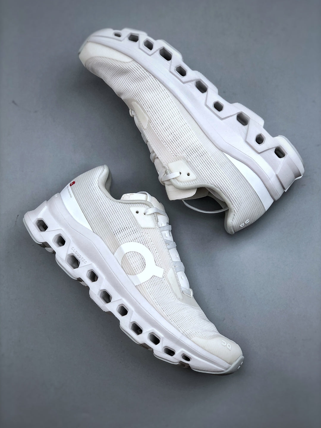 ON Cloudmonst! Void Sneaker