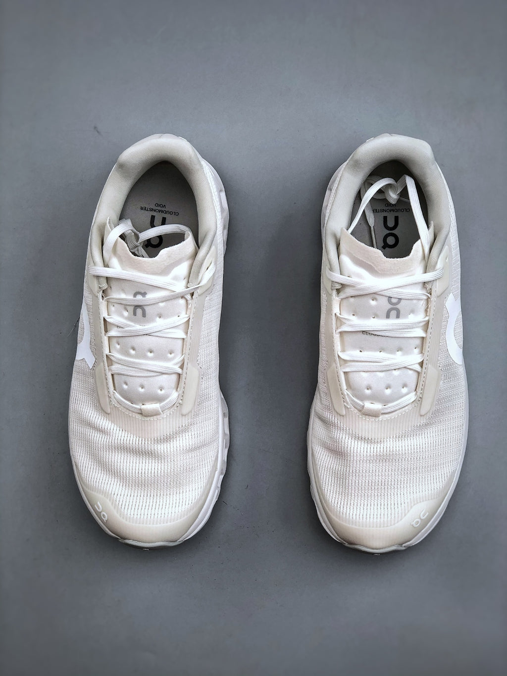 ON Cloudmonst! Void Sneaker